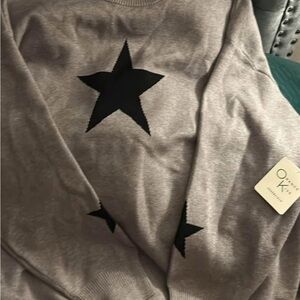 Gray Sweater with Black Star Design 3X